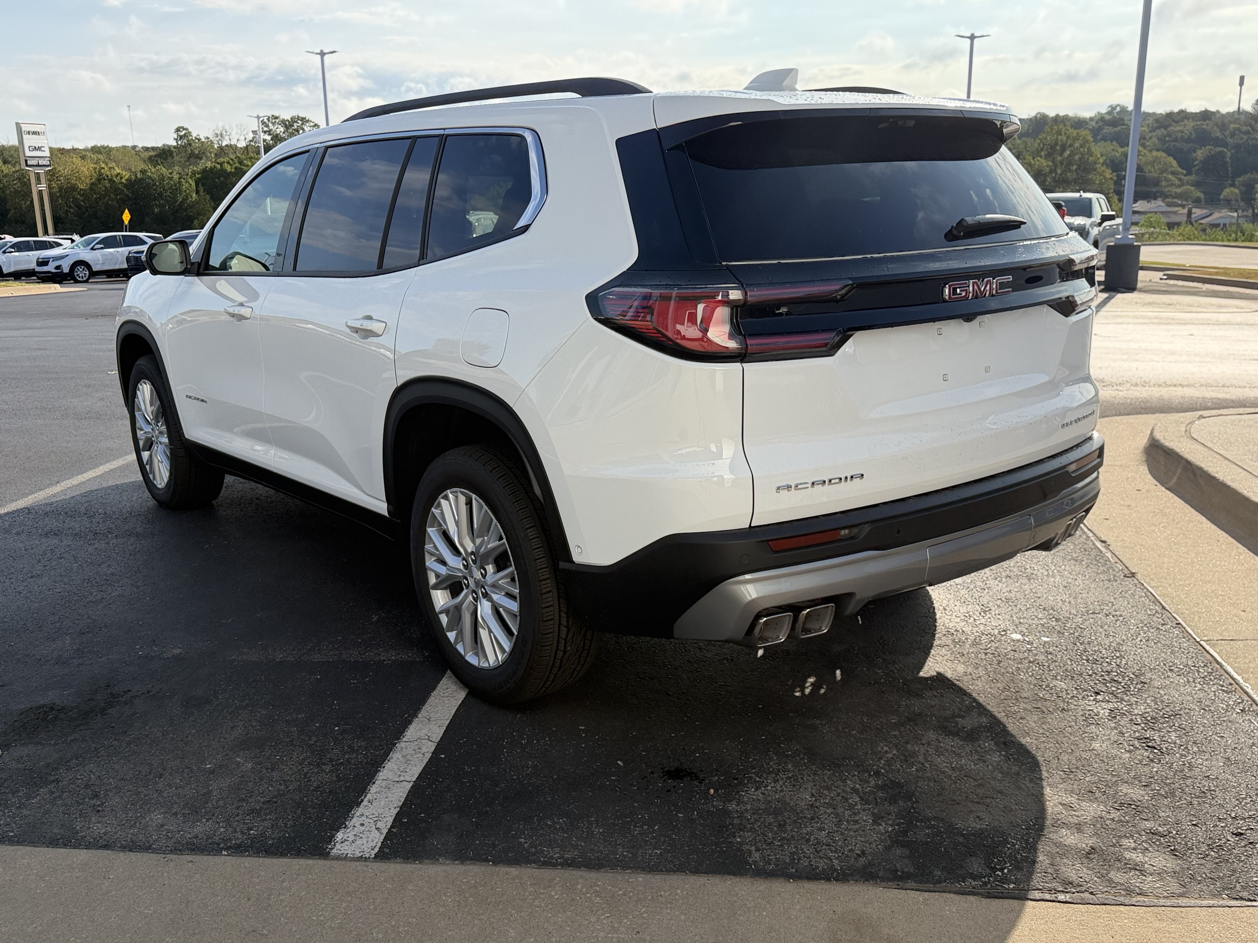 2027 GMC Acadia Elevation