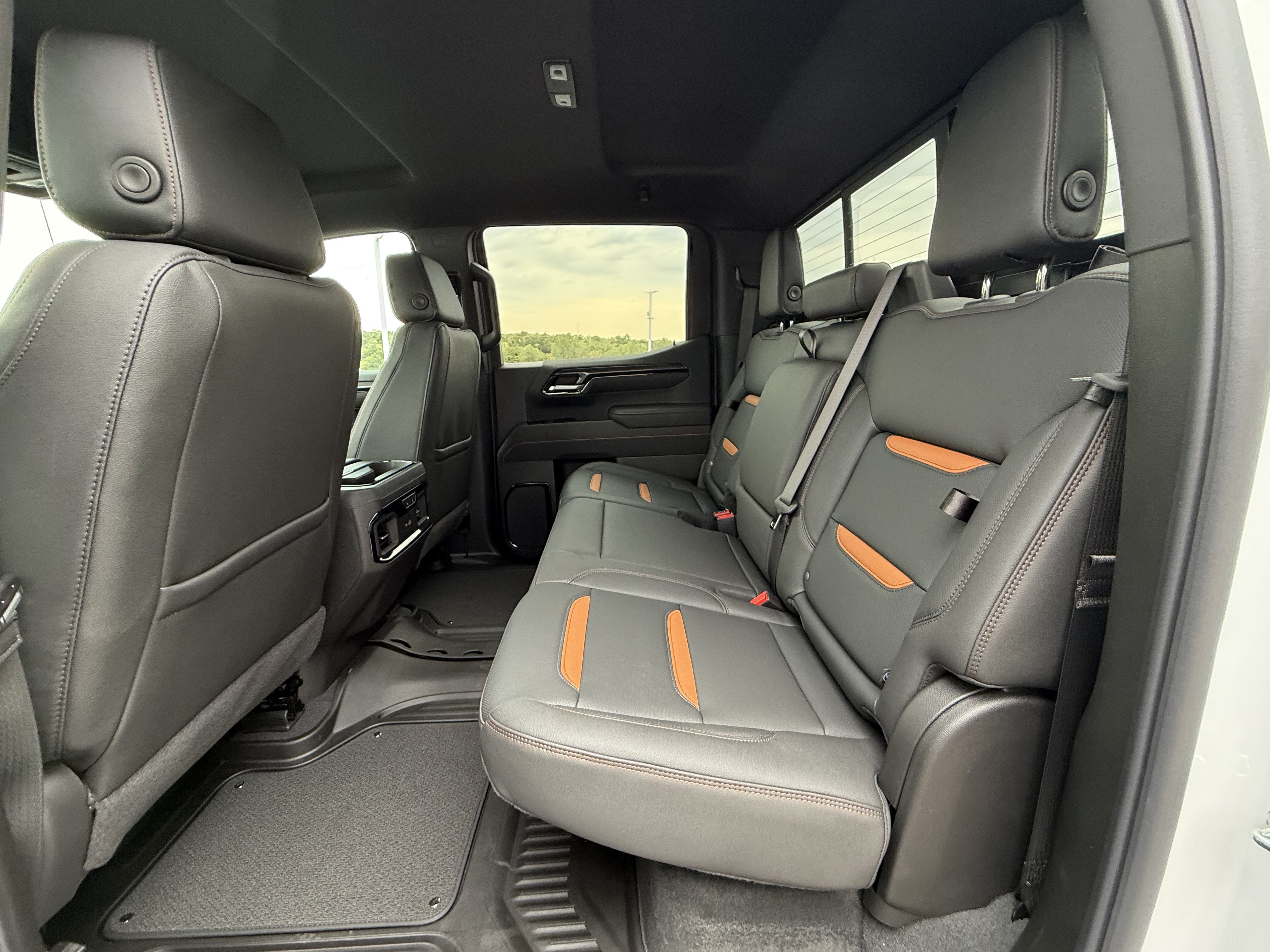 2026 GMC Sierra 1500 AT4 - Photo 9