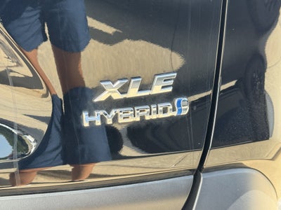 2022 Toyota RAV4 Hybrid XLE Premium