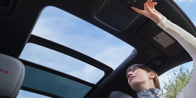 Interior technology features of the 2026 GMC Acadia